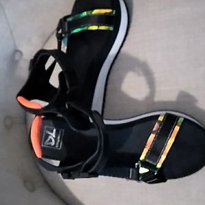 Dirty Laundry sandals